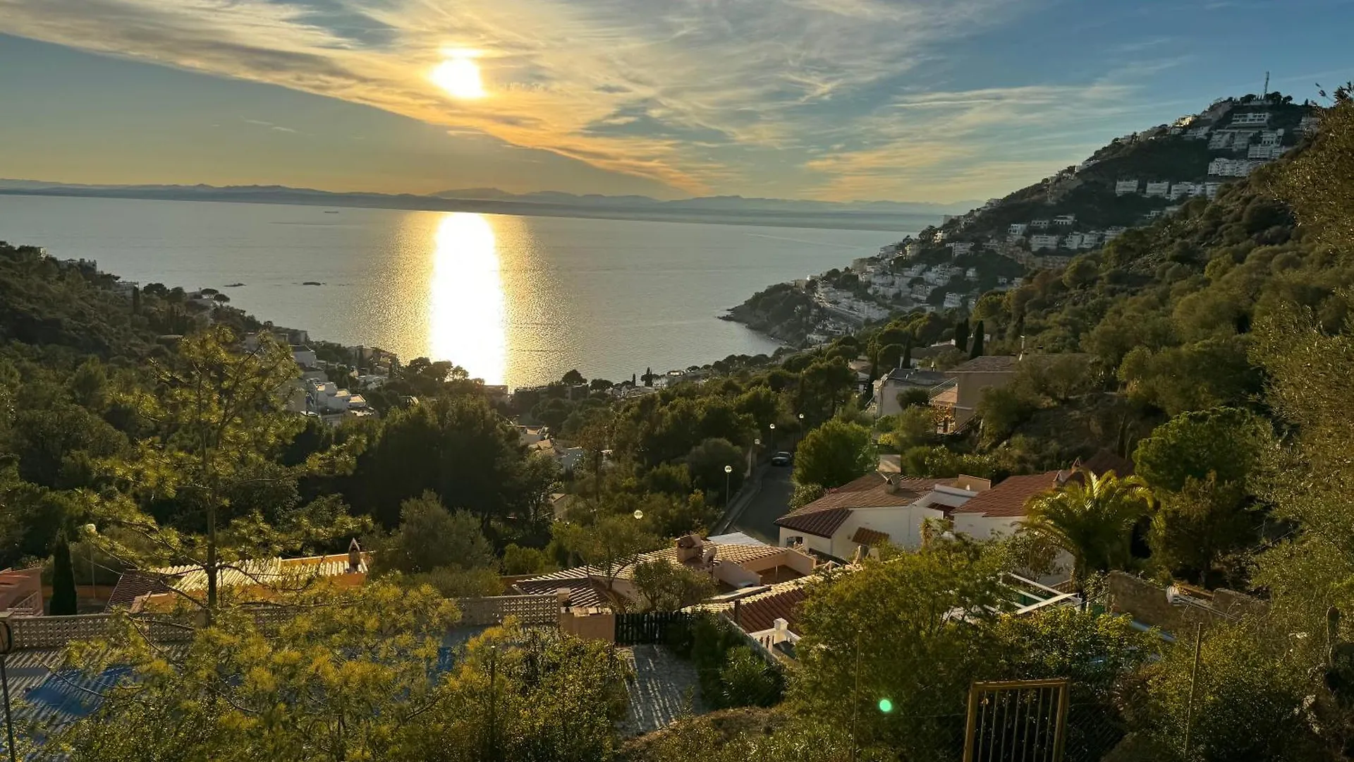 Villa avec piscine et magnifique vue mer Roses